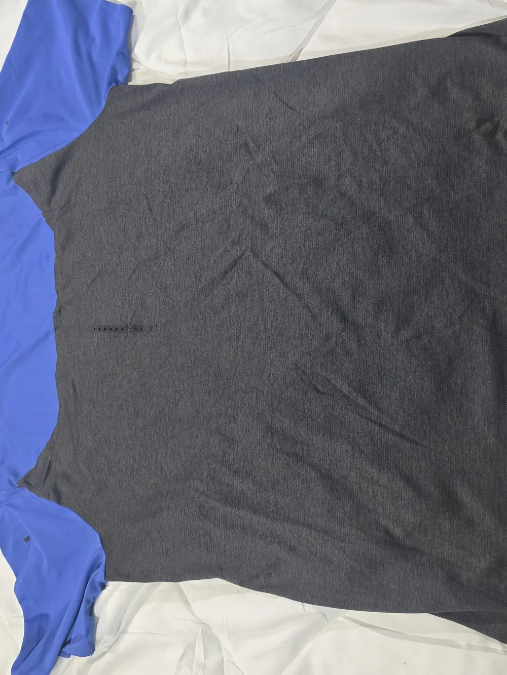 On Running ON Cloud Men Blue Short Sleeve V-Neck Running w Charcoal Side Panels